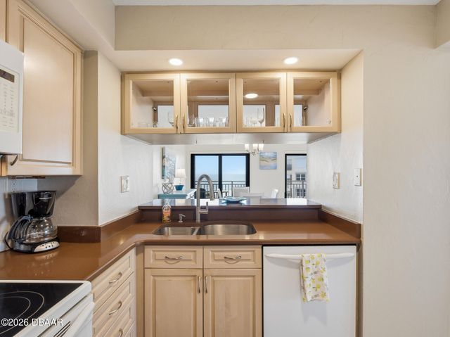 5207 S Atlantic Ave Apt 426, New Smyrna Beach, FL 32169