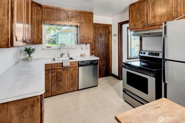 8004 22nd Avenue NW, Seattle, WA 98117