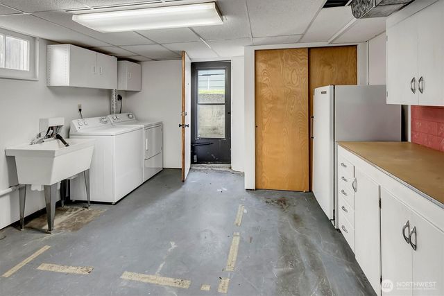 8004 22nd Avenue NW, Seattle, WA 98117