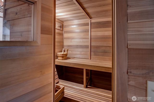 8004 22nd Avenue NW, Seattle, WA 98117