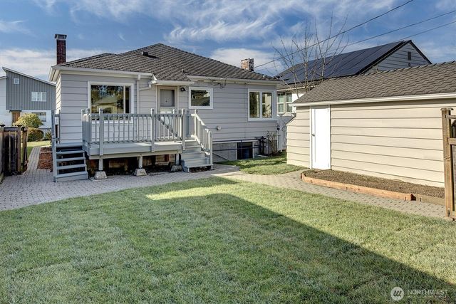 8004 22nd Avenue NW, Seattle, WA 98117