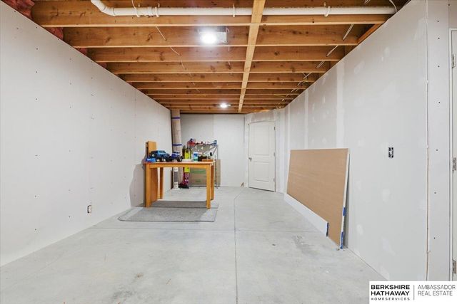 7901 S 24th Street, Bellevue, NE 68147