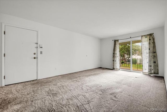 13900 Camelot Drive 84, Sterling Heights, MI 48312