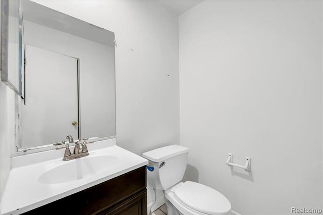 13900 Camelot Drive 84, Sterling Heights, MI 48312