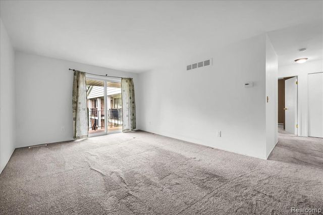13900 Camelot Drive 84, Sterling Heights, MI 48312