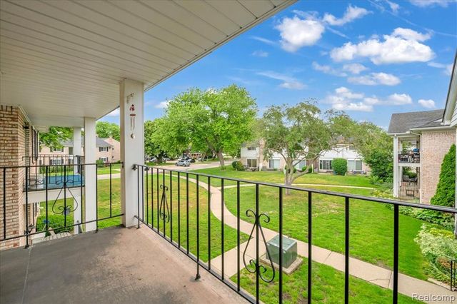 13900 Camelot Drive 84, Sterling Heights, MI 48312