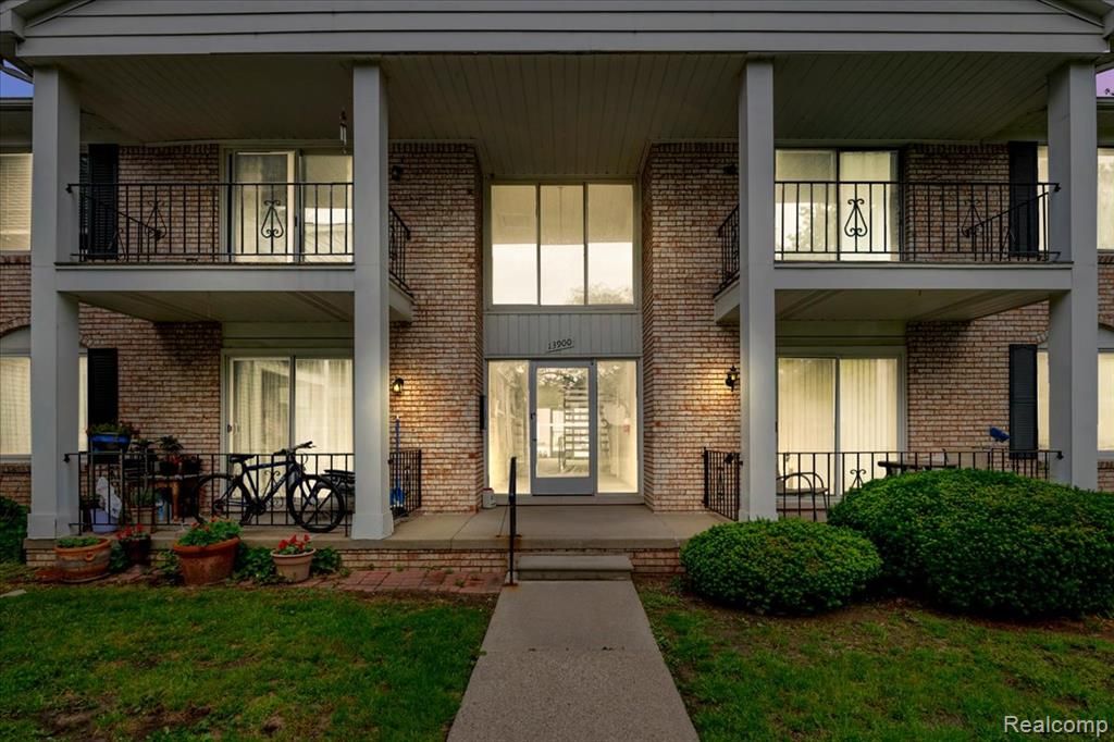 13900 Camelot Drive 84, Sterling Heights, MI 48312