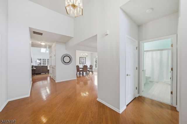 27 Chandler Ct, Monroe Twp., NJ 08831