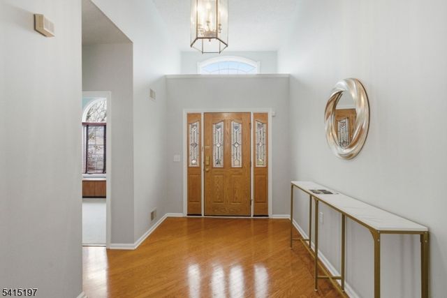 27 Chandler Ct, Monroe Twp., NJ 08831