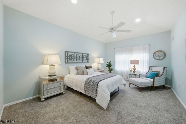 27 Chandler Ct, Monroe Twp., NJ 08831