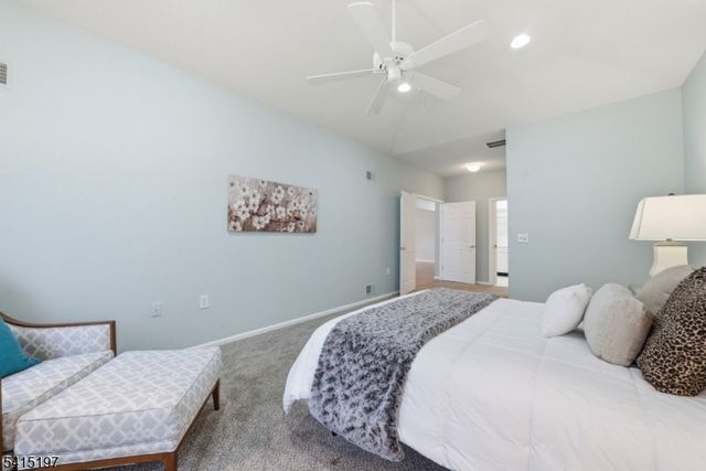 27 Chandler Ct, Monroe Twp., NJ 08831