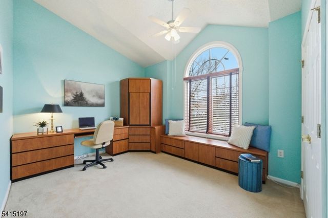 27 Chandler Ct, Monroe Twp., NJ 08831