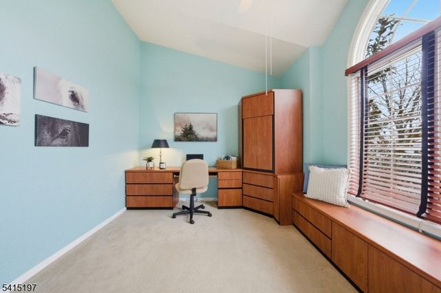 27 Chandler Ct, Monroe Twp., NJ 08831