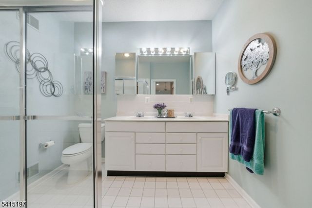 27 Chandler Ct, Monroe Twp., NJ 08831