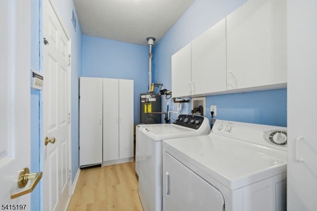 27 Chandler Ct, Monroe Twp., NJ 08831