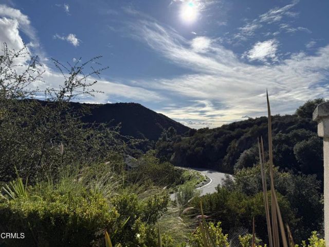 833 Calle La Primavera, Glendale, CA 91208