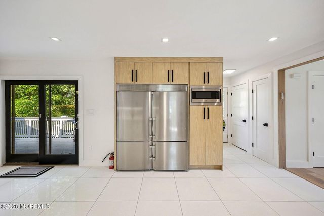 8 Heath Street, Eatontown, NJ 07724