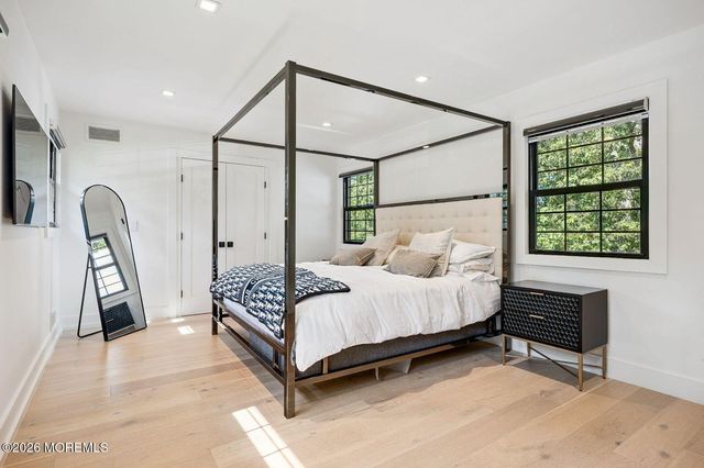 8 Heath Street, Eatontown, NJ 07724