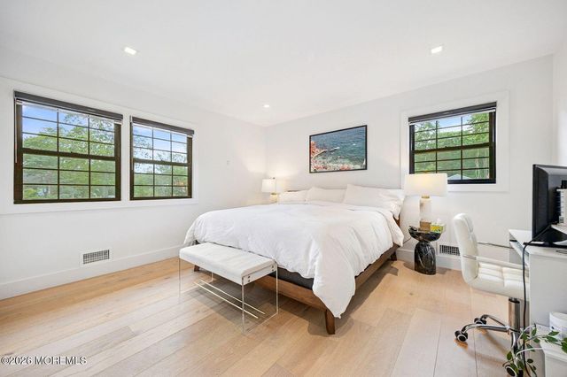 8 Heath Street, Eatontown, NJ 07724