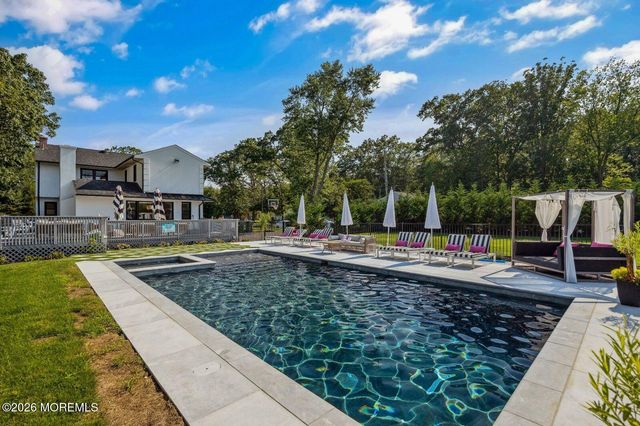 8 Heath Street, Eatontown, NJ 07724