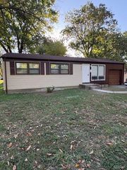 9710 Calumet Drive, St Louis, MO 63137
