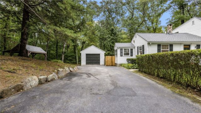15 Williams Road, Smithfield, RI 02917