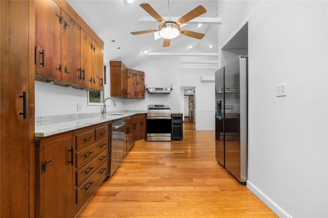 15 Williams Road, Smithfield, RI 02917