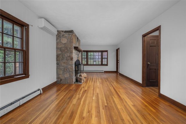 15 Williams Road, Smithfield, RI 02917