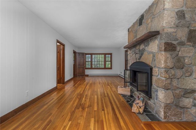 15 Williams Road, Smithfield, RI 02917