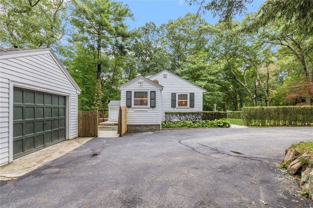 15 Williams Road, Smithfield, RI 02917