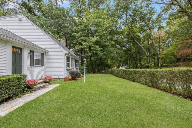15 Williams Road, Smithfield, RI 02917