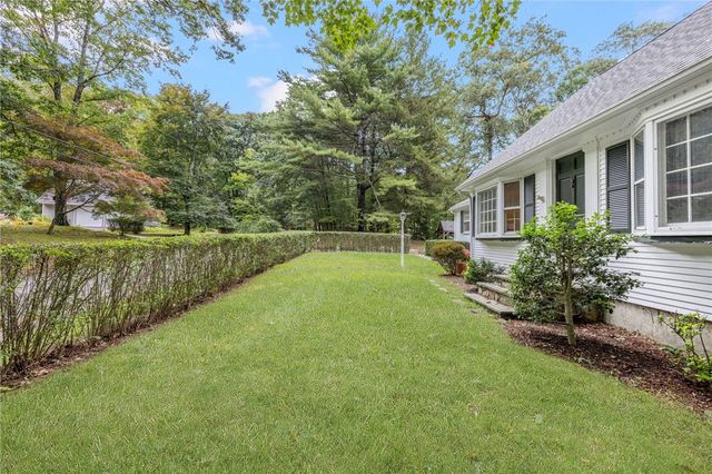 15 Williams Road, Smithfield, RI 02917