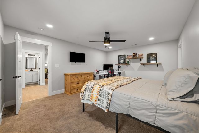 2862 Benton Ridge Rd, Palmyra, TN 37142