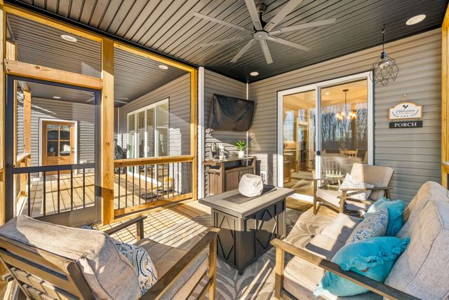 2862 Benton Ridge Rd, Palmyra, TN 37142