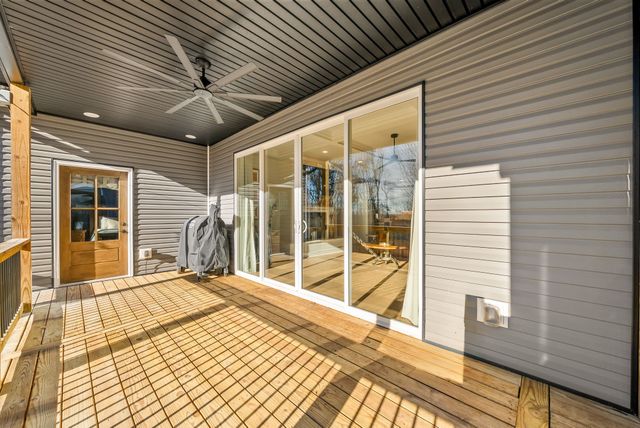 2862 Benton Ridge Rd, Palmyra, TN 37142