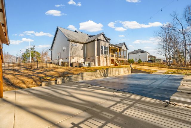 2862 Benton Ridge Rd, Palmyra, TN 37142