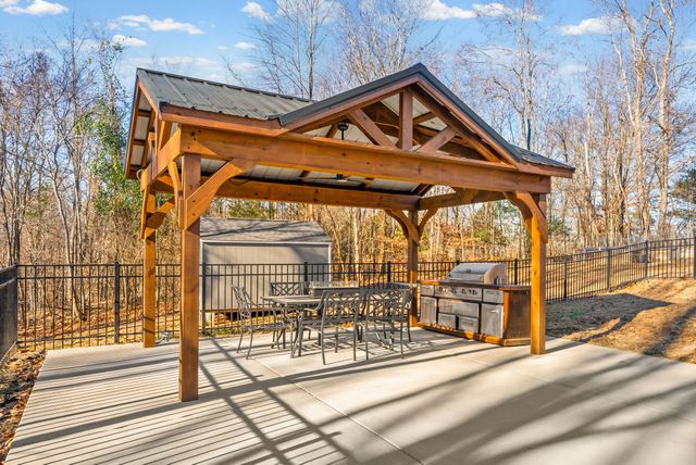 2862 Benton Ridge Rd, Palmyra, TN 37142