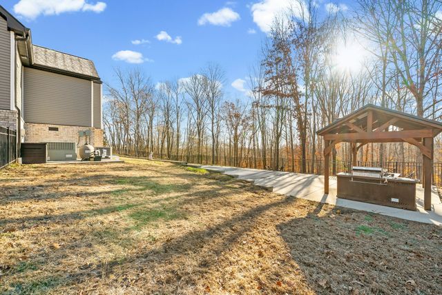 2862 Benton Ridge Rd, Palmyra, TN 37142