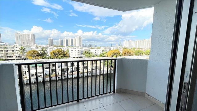 3703 NE 166th St 602, North Miami Beach, FL 33160