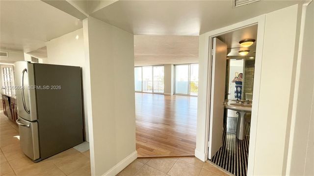 3703 NE 166th St 602, North Miami Beach, FL 33160