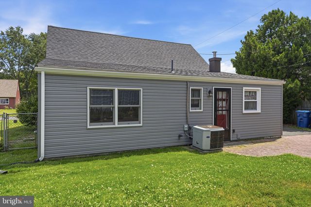608 BENTON LN, Morrisville, PA 19067