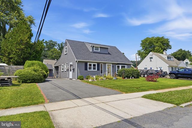 608 BENTON LN, Morrisville, PA 19067