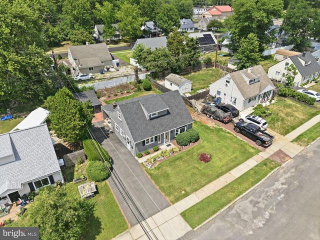 608 BENTON LN, Morrisville, PA 19067