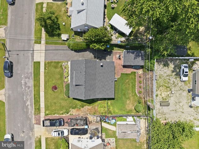 608 BENTON LN, Morrisville, PA 19067