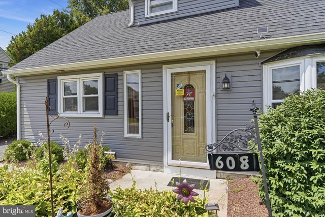 608 BENTON LN, Morrisville, PA 19067
