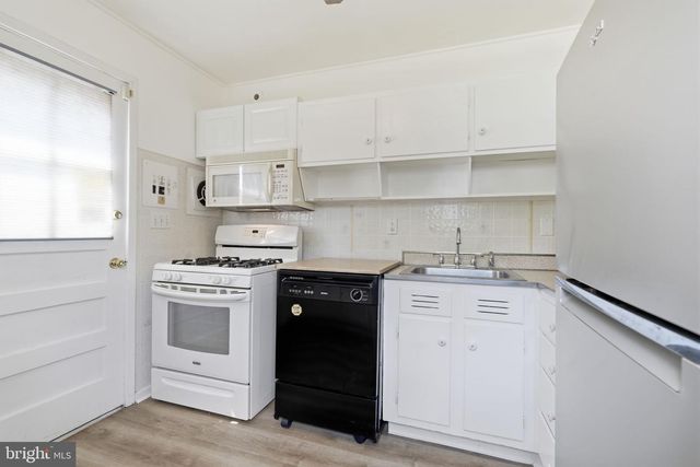 608 BENTON LN, Morrisville, PA 19067