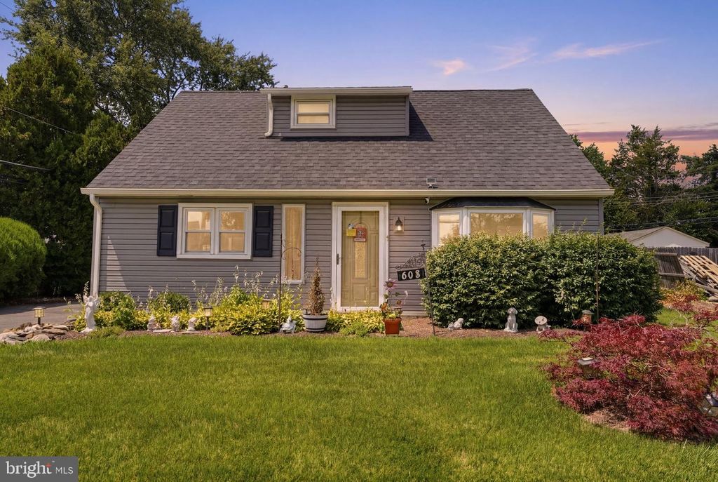 608 BENTON LN, Morrisville, PA 19067