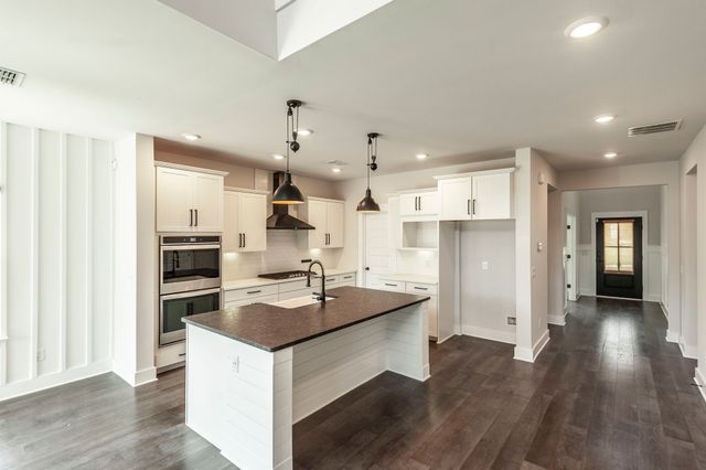 535 Fall Creek Cir, Goodlettsville, TN 37072