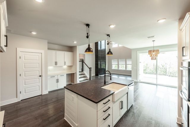 535 Fall Creek Cir, Goodlettsville, TN 37072