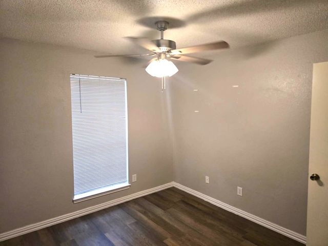 1007 Mitchell Lane, Burleson, TX 76028